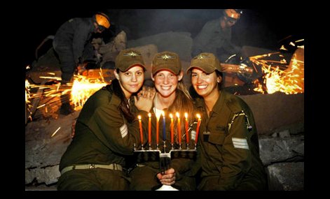 Titis IDF celebrando Januká